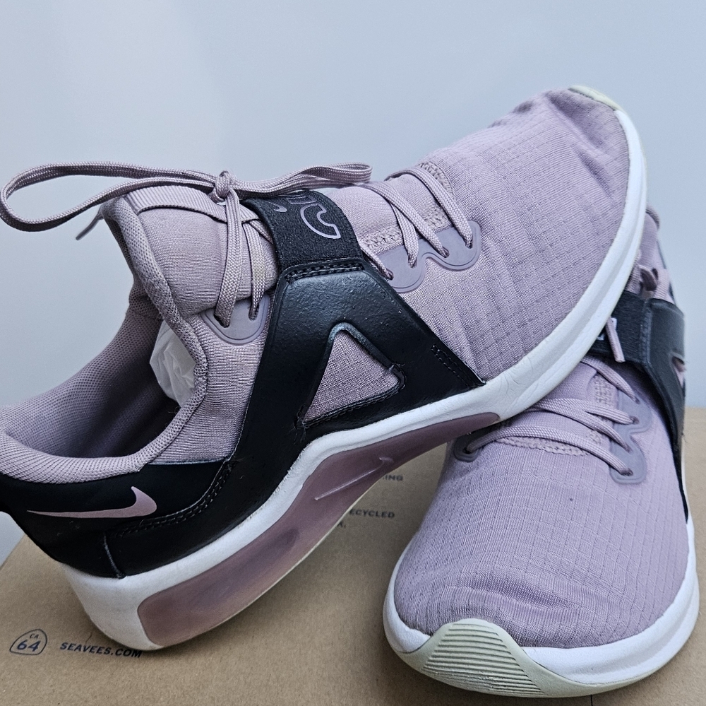 Nike Women's Pastel Purple and Black Sneakers